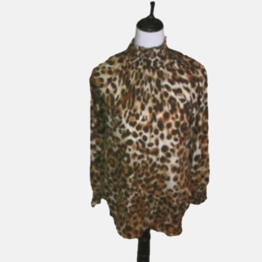 CHICO'S Cheetah Mock Neck Pull Over Blouse Size 0 or Small
